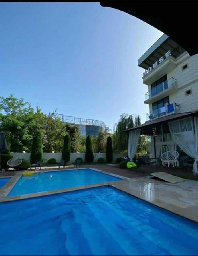 Hotel New House Kobuleti Extérieur photo