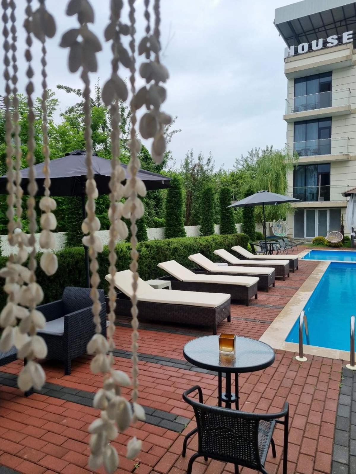 Hotel New House Kobuleti Extérieur photo
